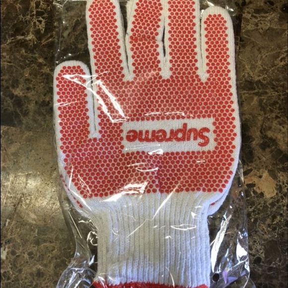 Supreme SS18 Grip Work Gloves
Color:Red/White - Picture 3 of 3